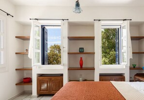 6 Schlafzimmer, Zimmersafe, Schreibtisch, Bügeleisen/Bügelbrett