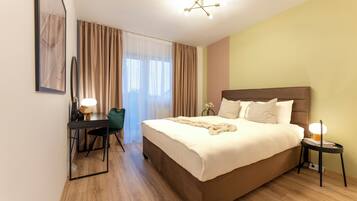 ดีลักซ์อพาร์ทเมนท์ | เตียงเมมโมรีโฟม, ผ้าม่านกันแสง, ห้องเก็บเสียง, เตารีด/โต๊ะรีดผ้า