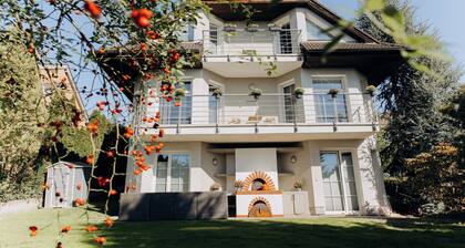 DiamondVilla, 4 bedroom Apartment, garden & spa