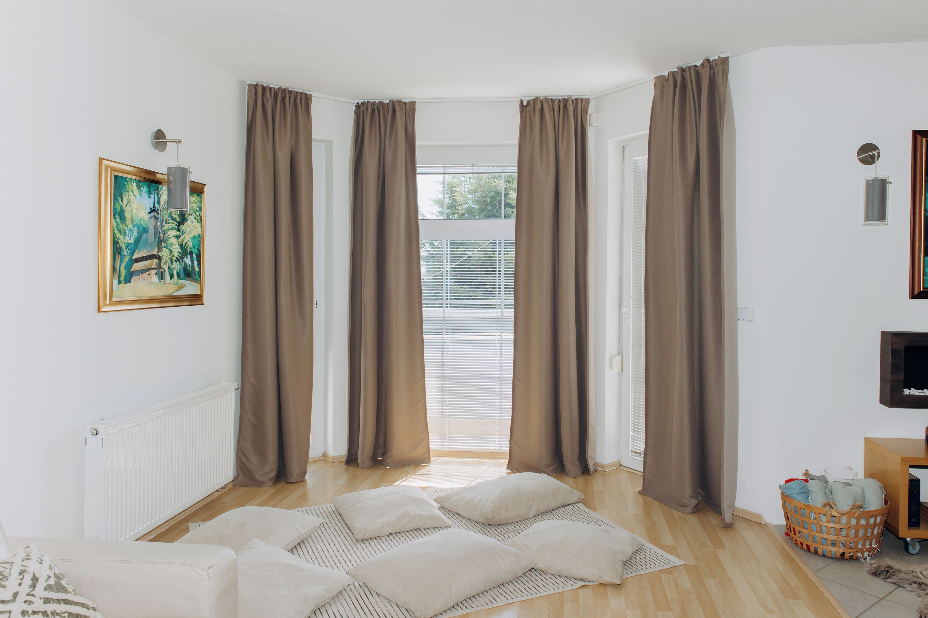 4 bedrooms, in-room safe, iron/ironing board, free WiFi