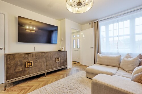 Luxury & Cosy House in Colchester Essex! 20 mins to beach and 45 mins to London