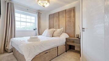 2 bedrooms, iron/ironing board, travel cot, free WiFi
