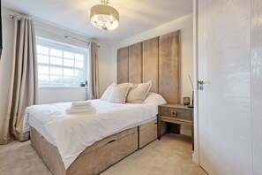 2 bedrooms, iron/ironing board, travel crib, free WiFi