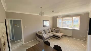 House, 2 Bedrooms | Living room