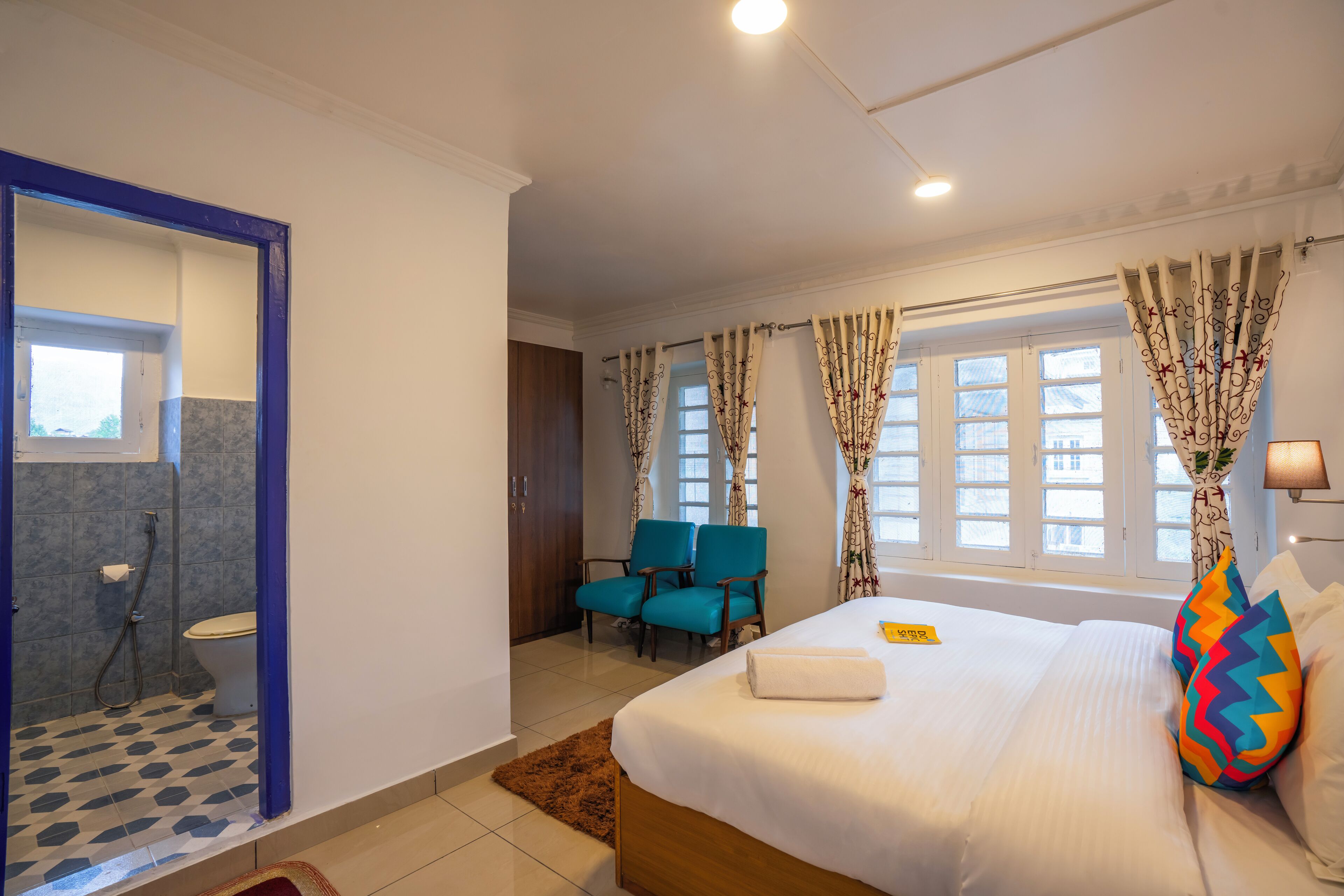 Deluxe Double Non-A/C Room with Ensuite Bathroom | WiFi (free)