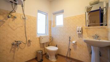 Bed in 8 Bed Mixed Dormitory A/C Room with Ensuite Bathroom | Bathroom | Shower, free toiletries, toilet paper