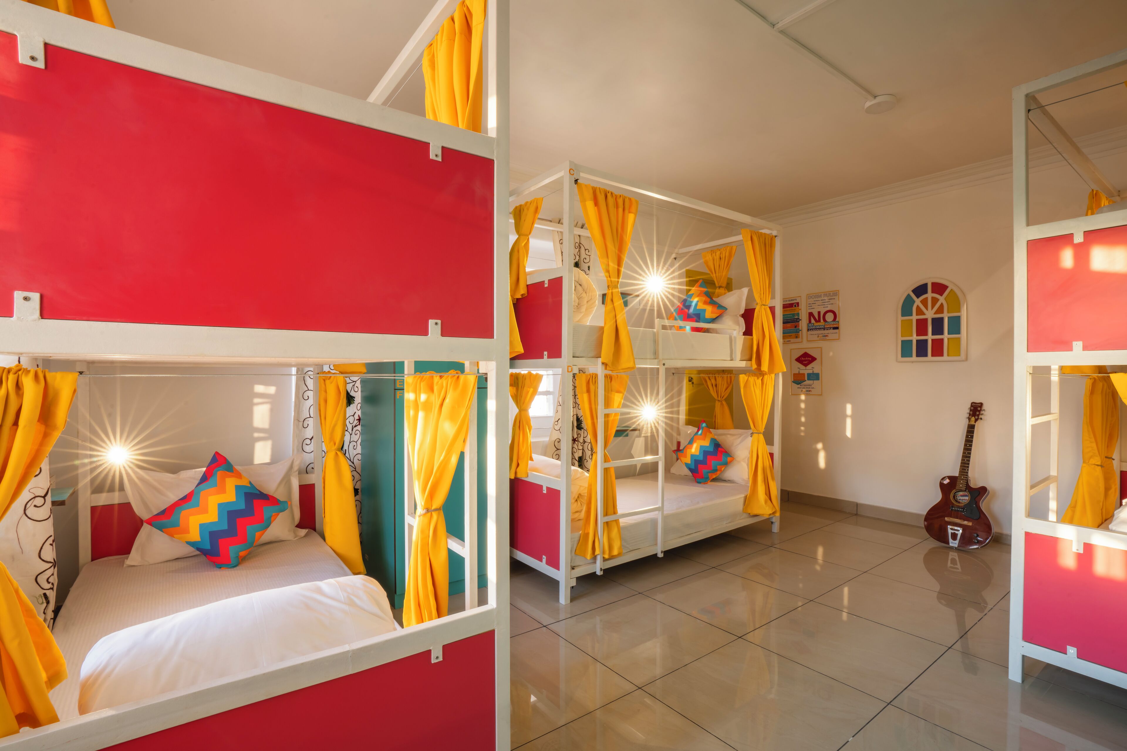 Bed in 6 Bed Mixed Dormitory A/C Room with Ensuite Bathroom | Free WiFi