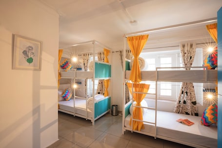 Bed in 4 Bed Mixed Dormitory A/C Room with Ensuite Bathroom | Free WiFi