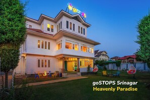 Front of property - goSTOPS Srinagar (Srinagar)