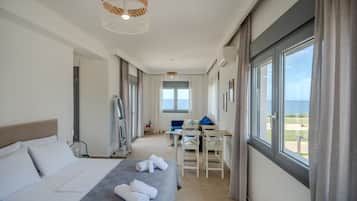 Bureau, espace de travail pour ordinateur portable, Wi-Fi gratuit