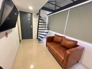 Deluxe Duplex | Desk, iron/ironing board, free WiFi