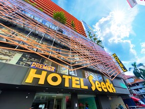 واجهة المنشأة