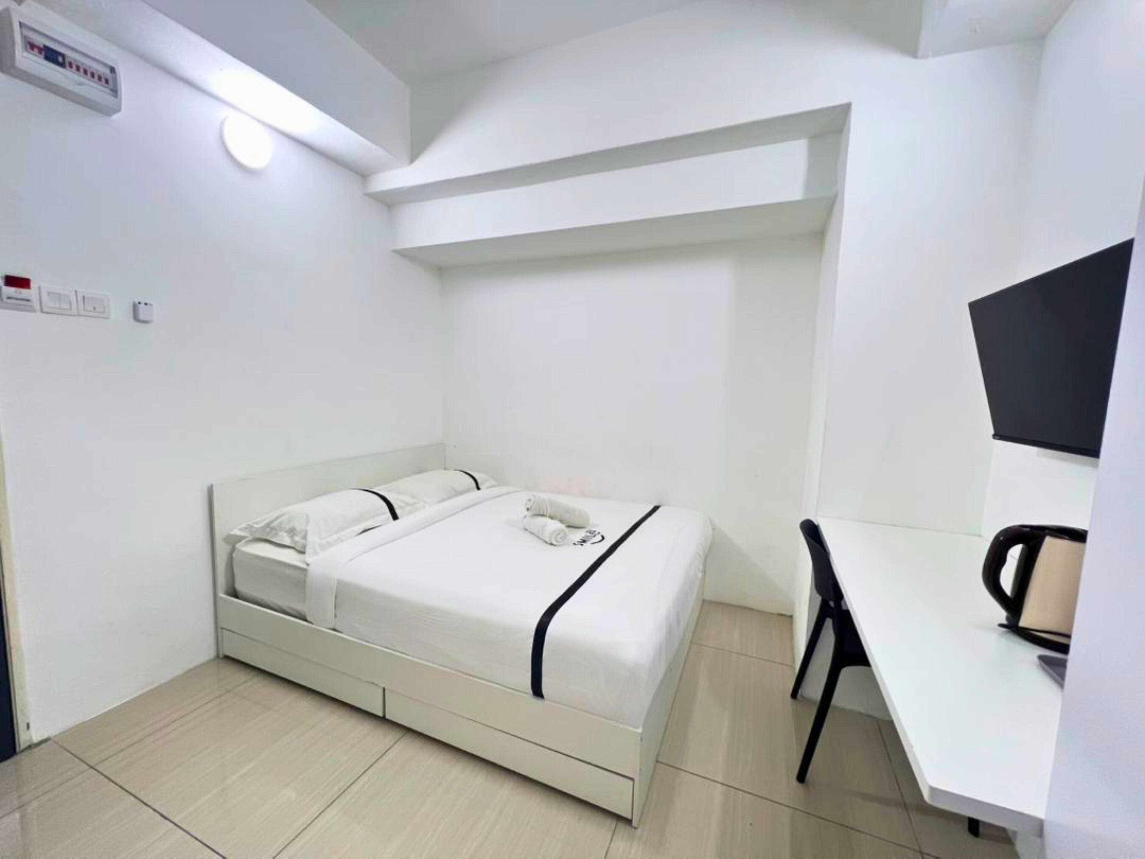 Desk, iron/ironing board, free WiFi