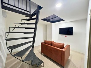 Nhà Duplex Tiêu chuẩn | Bàn, bàn ủi/dụng cụ ủi quần áo, truy cập Internet không dây miễn phí 