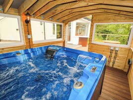 Bañera de hidromasaje interior