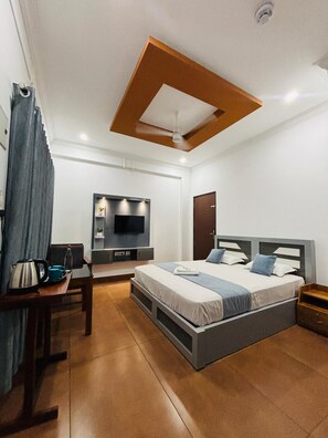 Standard Double or Twin Room | Free WiFi - Enroute Delight Residency (Kothamangalam)