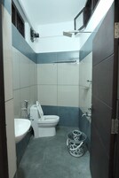 Family Double Room | Bathroom