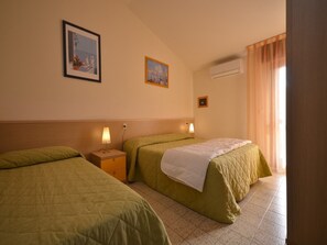 2 bedrooms, bed sheets