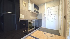 Frigorífic, microones, forn i placa de cuina