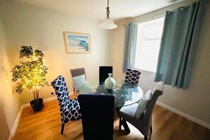 Dining - 3 Double Bed Entire Home (Londonderry)