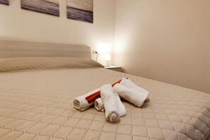2 chambres, fer et planche à repasser, accès au Wi-Fi (inclus)