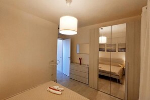 2 bedrooms, iron/ironing board, free WiFi