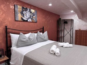 2 chambres, lit parapluie, Wi-Fi, draps fournis