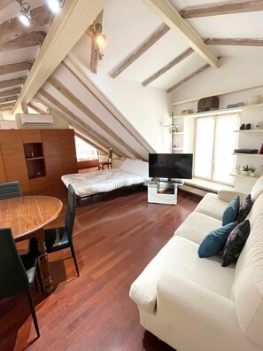 Apartment | Living area - Accomodo MIL68 Loft Centro Storico (Milan)