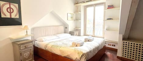 Apartment | 4 bedrooms, iron/ironing board, free WiFi, bed sheets