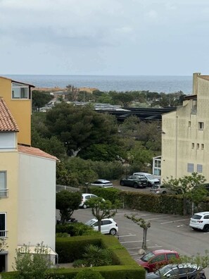 Third-party on-site parking
