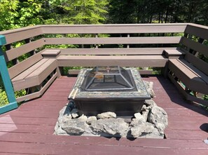 Outdoor spa tub - Rustic Vibes w/ Pool - Tobermory (Tobermory)