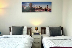 2 bedrooms, iron/ironing board, WiFi, bed sheets