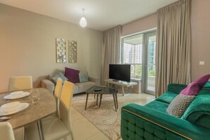 Apartment | Living area | Flat-screen TV
