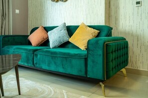 Apartment | Living area | Flat-screen TV - BellaVista-Exuberant-1BR- Fountain Views (Dubai)