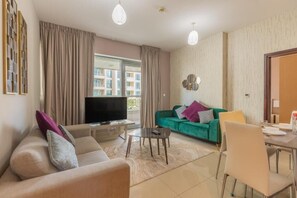 Apartment | Living area | Flat-screen TV - BellaVista-Exuberant-1BR- Fountain Views (Dubai)