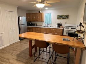 Fridge, microwave, oven, stovetop - Cheniere - Boat Access - Island Realty (Grand Isle)