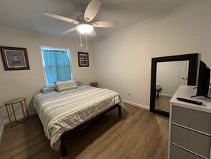 3 bedrooms, free WiFi, bed sheets