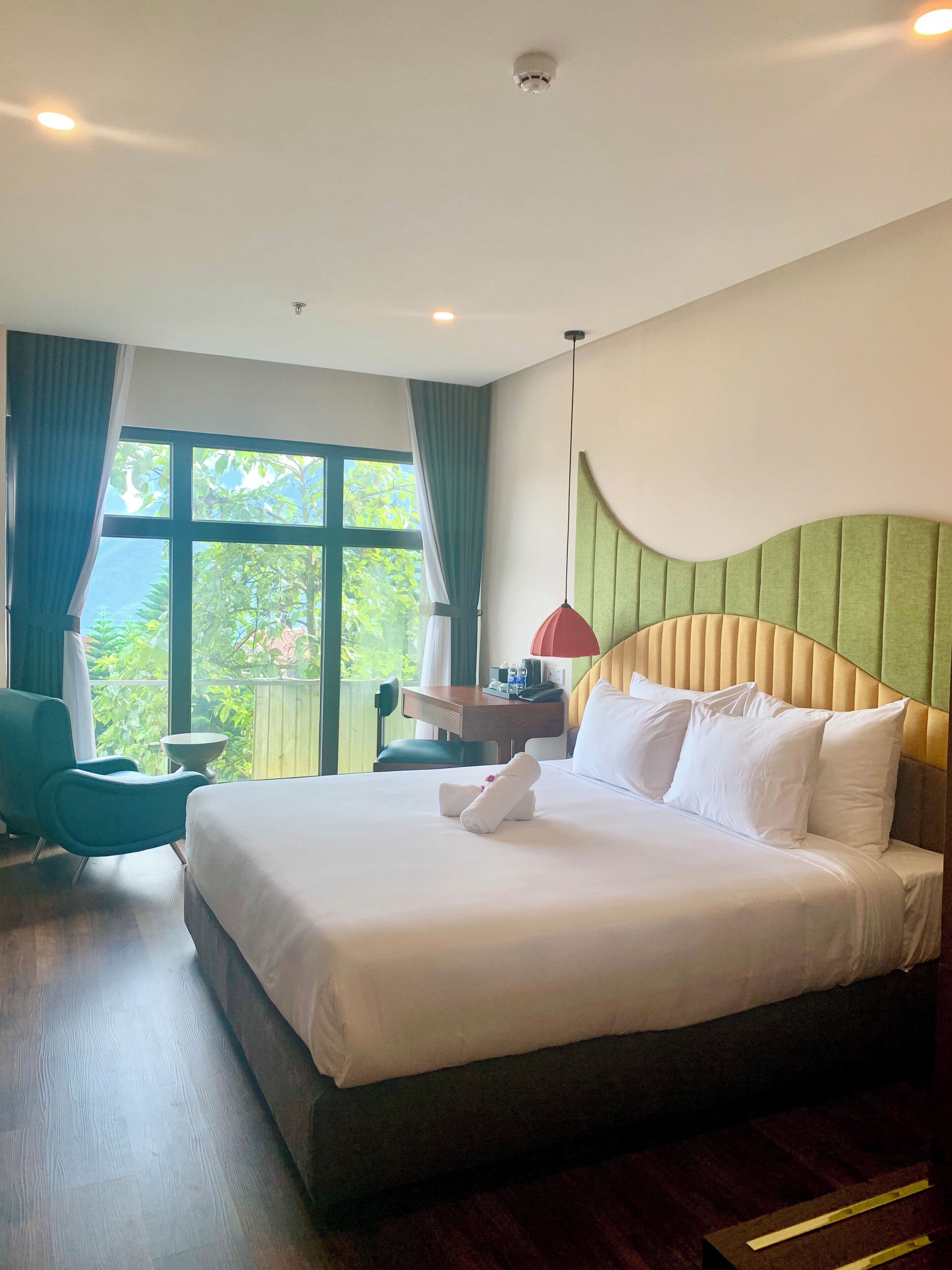 Deluxe Double Room, Valley View | Premium bedding, minibar, in-room safe, desk
