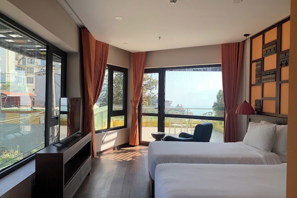 Executive Double or Twin Room, Terrace | Premium bedding, minibar, in-room safe, desk