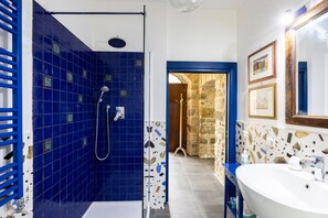 Shower, free toiletries, hair dryer, bidet - Casale Paolina by Rentbeat (Ceccano)