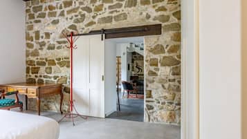 3 bedrooms, iron/ironing board, travel crib, WiFi