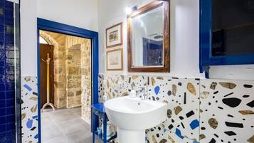 淋浴設備、免費梳洗用品、風筒、坐浴桶