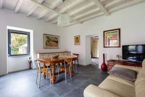 Flat-screen TV - Casale Paolina by Rentbeat (Ceccano)