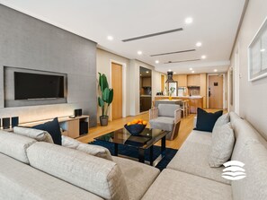 Appartement, 2 chambres, balcon, vue ville | Coin séjour