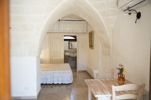 10 bedrooms, iron/ironing board, travel cot, free WiFi