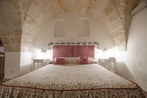 10 chambres, fer et planche à repasser, lit parapluie, Wi-Fi gratuit