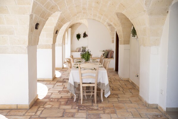 Outdoor dining