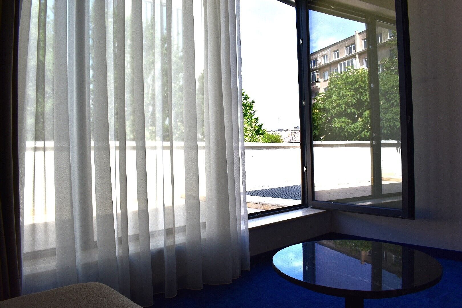 Photo - Embassy Romana