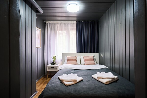 1 bedroom, iron/ironing board, travel cot, free WiFi