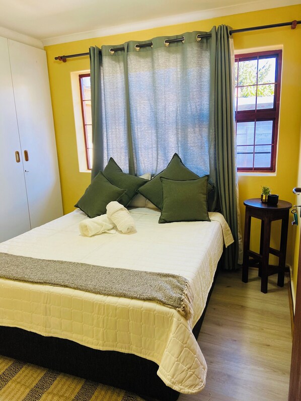 4 chambres, fer et planche à repasser, Wi-Fi, draps fournis